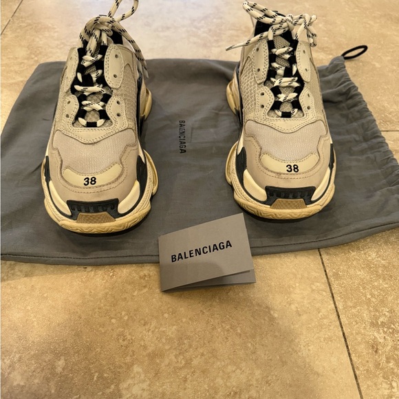 Balenciaga Cream Chunky Sneakers - Picture 2 of 7